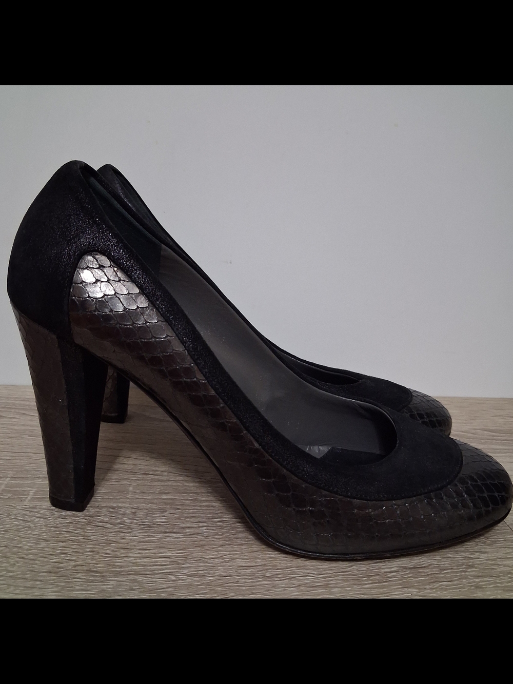 THEORY Black Leather Textured Snake-Effect Heels
